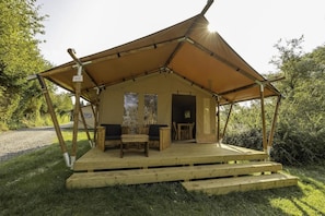 Comfort Tent | Free WiFi