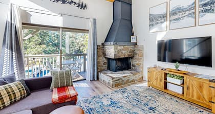 Beautiful condo with modern appliances, two decks, and shared pool