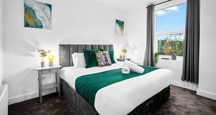 Luxury Apartment - Netflix - On Street Parking