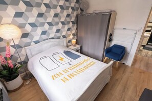 1 多间卧室、熨斗/熨衣板、WiFi、床单