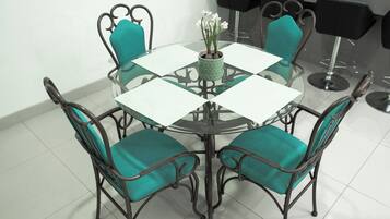 Comfort Apartment | Dining room