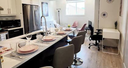 Luxury Cozy Basement Suite separate entrance and heater. WiFi. Netflix.