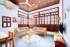 Living area - JUMBA LA TRENI (Zanzibar Town)