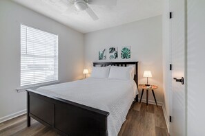 3 bedrooms, iron/ironing board, WiFi, bed sheets