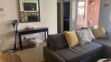 Smart-TV, peis og bøker