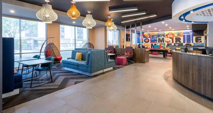 Tru By Hilton Commerce