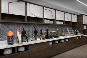 Free daily breakfast 