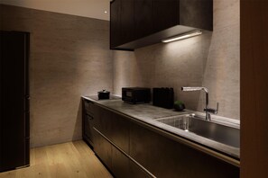 Presidential Suite, 1 King Bed | Private kitchen | Electric kettle - Waldorf Astoria Osaka (Osaka)