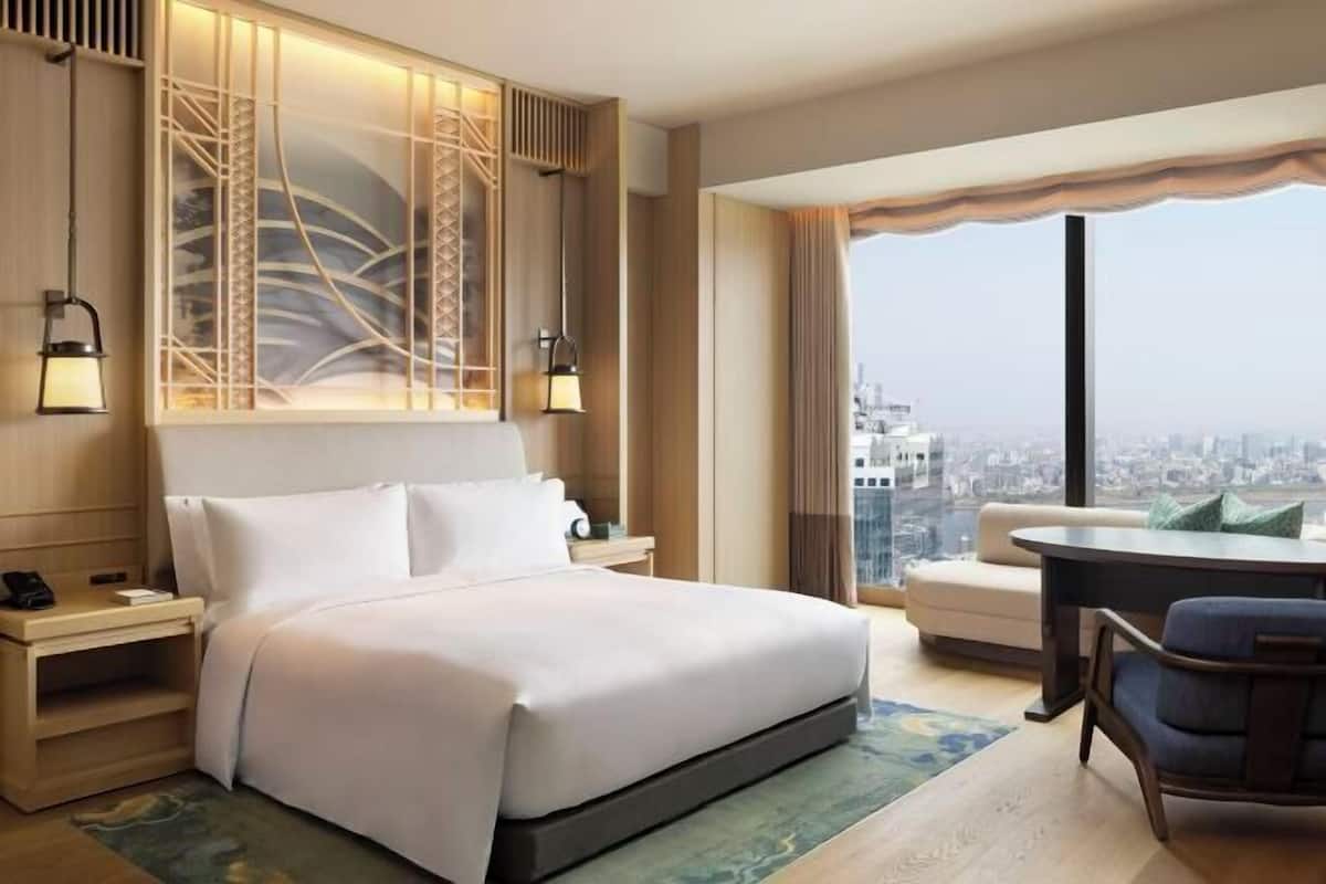 Down duvets, minibar, in-room safe, desk