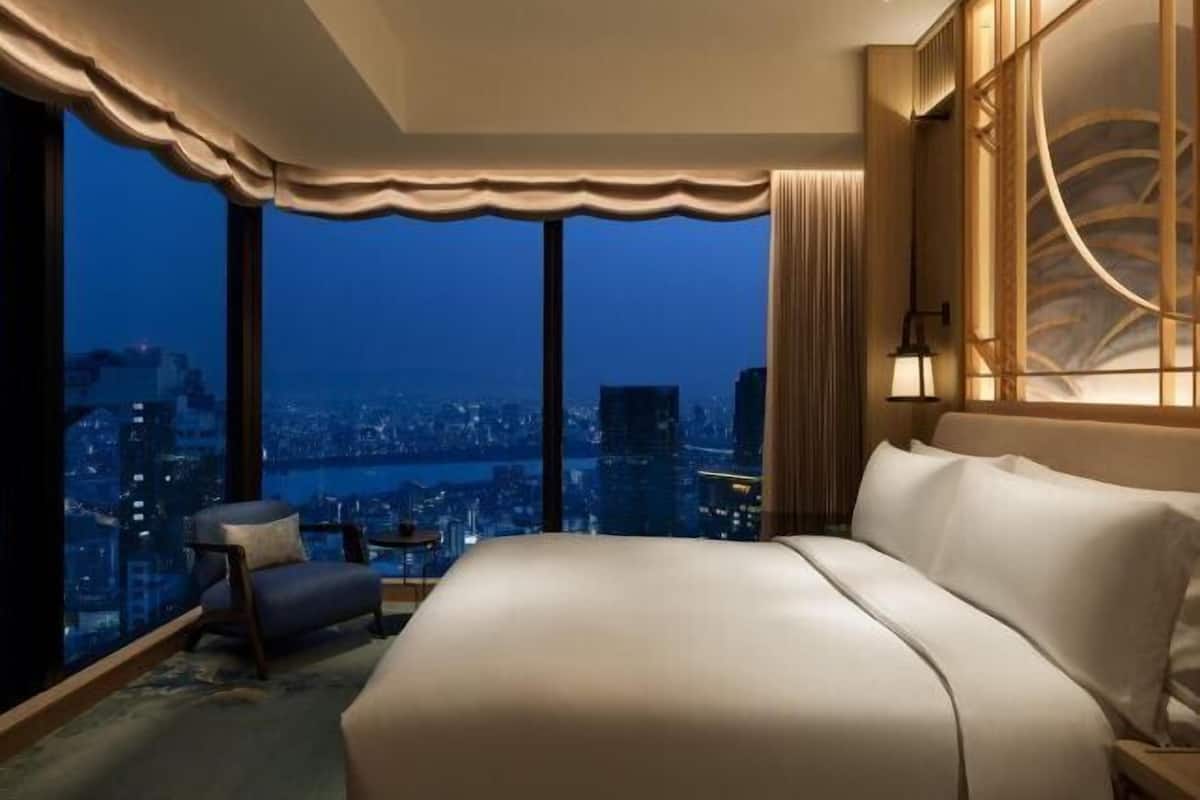 Down duvets, minibar, in-room safe, desk
