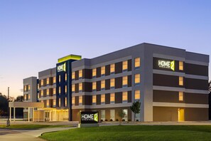 Exterior - Home2 Suites By Hilton Springfield (Springfield)
