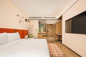 Quarto, 1 cama King | Quartos à prova de som, ferros/tábuas de passar roupa