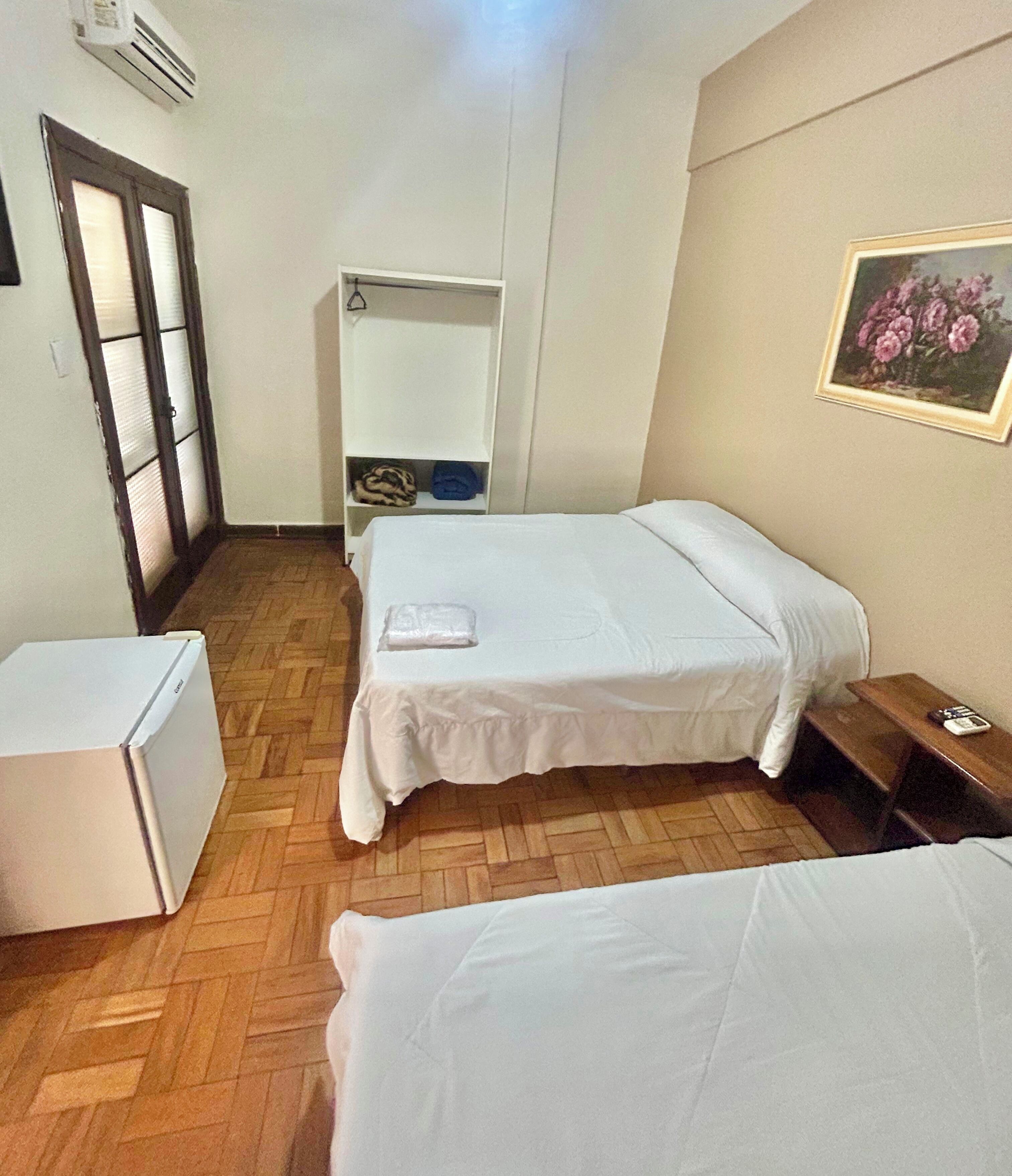 Quarto casal | Espaço de trabalho para notebook, Wi-Fi de cortesia