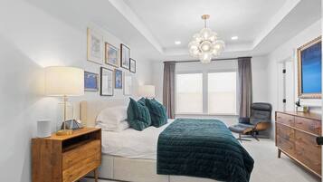 4 bedrooms, desk, iron/ironing board, travel cot