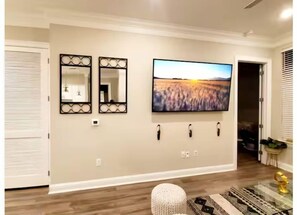 Interior - Lovely Luxury 2 BR OASIS in Midtown/Downtown (Houston)