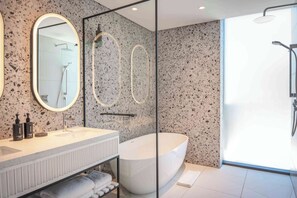 Bathroom shower - Canopy By Hilton Cape Town Longkloof (Cape Town)