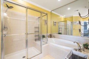 Douche, serviettes fournies