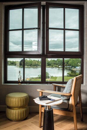 Suite (Moonracer) | Utsikt mot vann