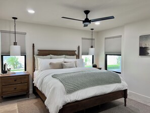 3 habitaciones, tabla de planchar con plancha, wifi y ropa de cama