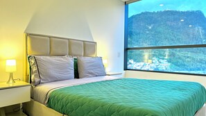 2 bedrooms, desk, iron/ironing board, free WiFi