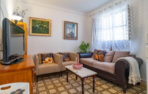 Living area - 1 bedroom lovely apartment in Gor (Gor)