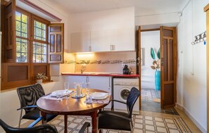 Fridge, stovetop, coffee/tea maker - 1 bedroom lovely apartment in Gor (Gor)