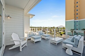 Sun deck