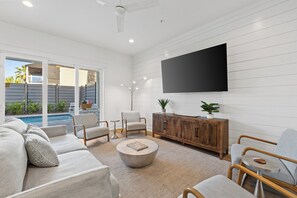 Deluxe Townhome, Partial Ocean View | Living area