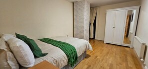 Apartamento | 2 quartos, ferros/tábuas de passar roupa, Wi-Fi de cortesia