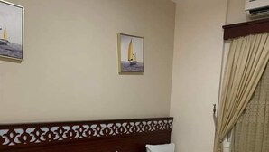 Gambar tidak terklasifikasi, 2 dari 13, tombol