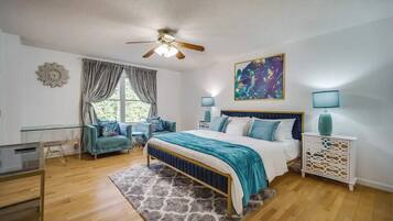 3 bedrooms, desk, iron/ironing board, travel crib