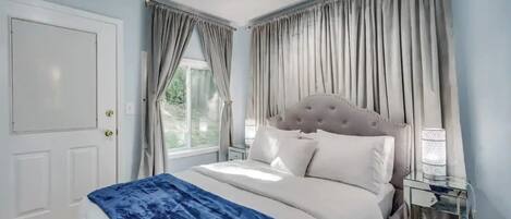 3 bedrooms, desk, iron/ironing board, travel cot