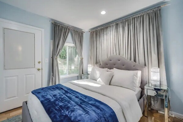 3 bedrooms, desk, iron/ironing board, travel cot