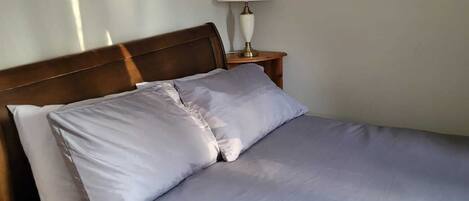 1 chambre, fer et planche Ă repasser, Wi-Fi, draps fournis