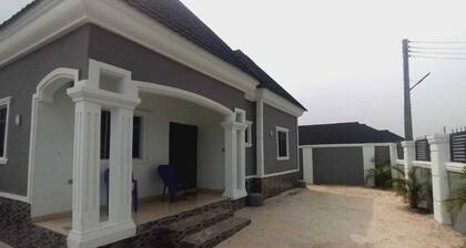 Charming 1-bedroom apartment in cool Opete, Udu, Warri