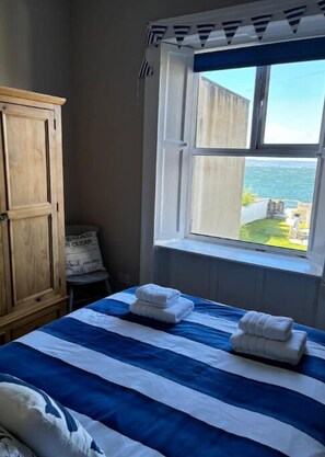 3 bedrooms, iron/ironing board, travel cot, free WiFi