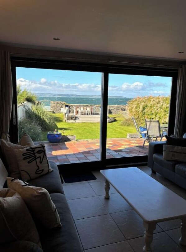 Interior - Splash Cottage Beach house with sea touching back garden (Bangor)