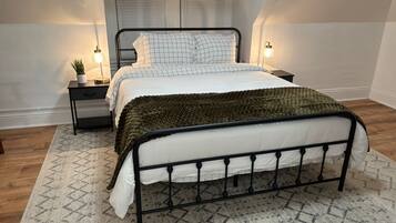 4 bedrooms, WiFi, bed sheets