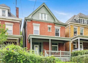 Exterior - Steel City Stay- 4B/2B Getaway (Pittsburgh)