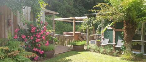 Chambre Double ou avec lits jumeaux, vue jardin | Extérieur