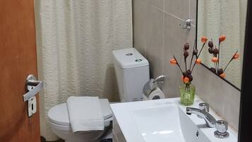 Comfort Apartment, Patio | Bathroom