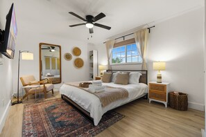 4 quartos, ferros/tábuas de passar roupa, berço de viagem