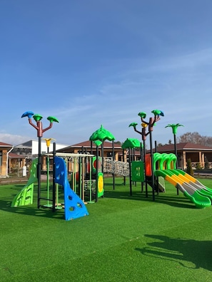 Children's play area - outdoor - Baytur Resort & Spa (Cholpon-Ata)