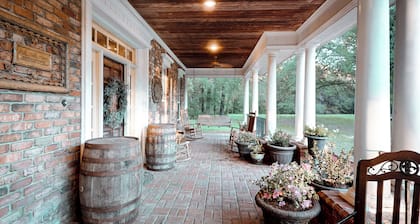 5 Bedroom Spacious and Cozy Country Home on Expansive Lot