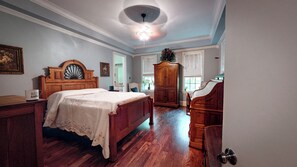 5 soverom, skrivebord, strykejern/-brett og wi-fi (inkludert)