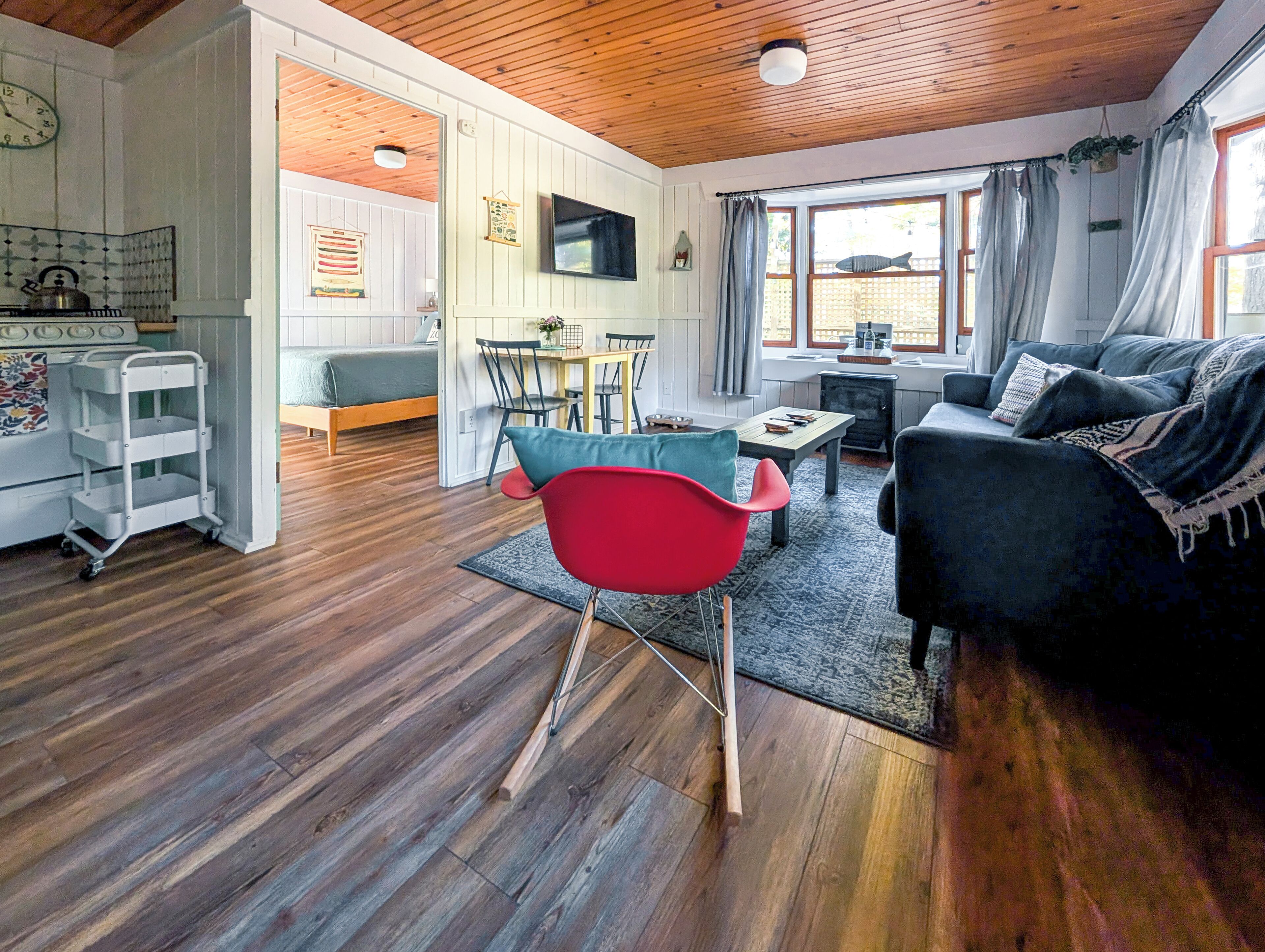 Smart TV, fireplace, books