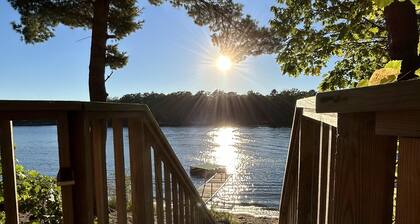 Hot Tub Escape - Peaceful Lake Cabin-Kayaks, Canoe, Pedalboat - Pet friendly