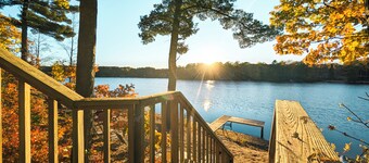 Hot Tub Escape - Peaceful Lake Cabin-Kayaks, Canoe, Pedalboat - Pet friendly