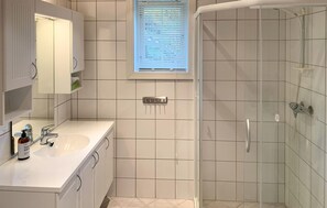 Shower - Gorgeous home in Risør with WiFi (Risør)