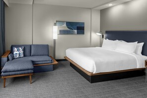 Dundyner, safe på rommet, skrivebord og skrivebord for bærbar PC